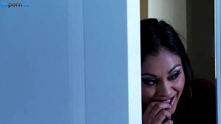 Полисмен спасите, я не трахалась уже больше месяца