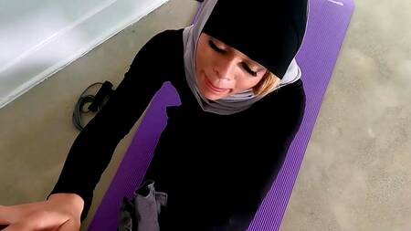 Мусульманка работает в США домработницей и ебется с хозяином