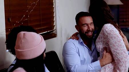 Отчим и мачеха показывают как нужно заниматься сексом