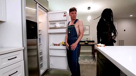 Деревенский парень трахает трех черных милф с большими сиськами