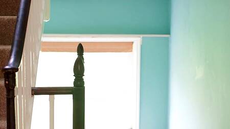 Вставил хуй в пизду рыжей пока та сосала хер друга