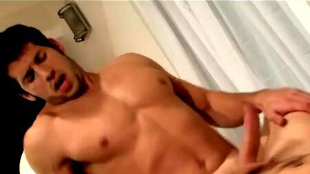 Жена уехала - пора заниматься анальным сексом с другом