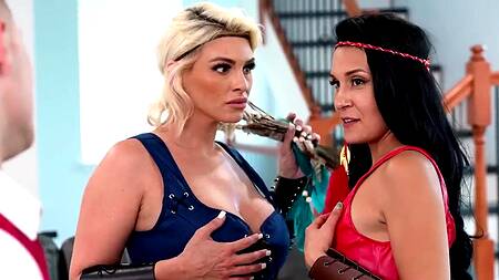 Красивые мачехи оделись как амазонки и соблазнили на групповой секс