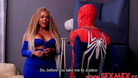 Человек-паук спасает сочную мулатку от недотраха