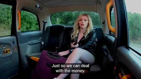 Гламурная блондинка напросилась на секс с таксистом