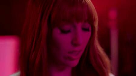 Начальник отшлепал работницу и поимел её вместе со своим помощником