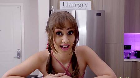 Помыла мотоцикл сводного брата и соблазнила его на секс