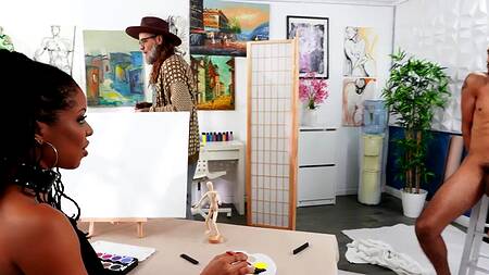 Черная студентка соблазняет на еблю голого натурщика