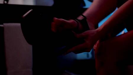 Пилот после рейса заказывает в отель зрелую проститутку