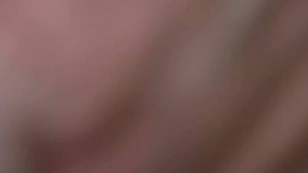 Блондинка в очках застает босса за сексом с коллегой