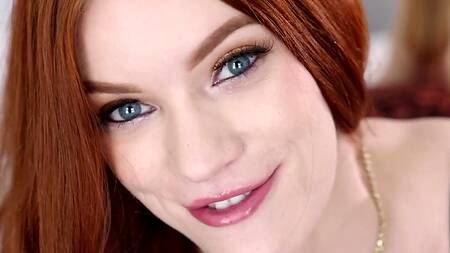 Рыжая красотка в леопардовом белье отдается черному парню