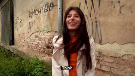 Привел худышку к своему секс-фургону и там её трахнул