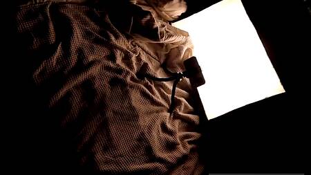 Большой член жестко трахает в рот юную блондинку в любительском видео