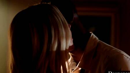 Хотела узнать изменяет ли ей муж, но сама начала ебаться с детективом