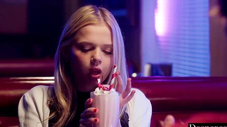 Любовный треугольник и страстный секс втроем с двумя милашками