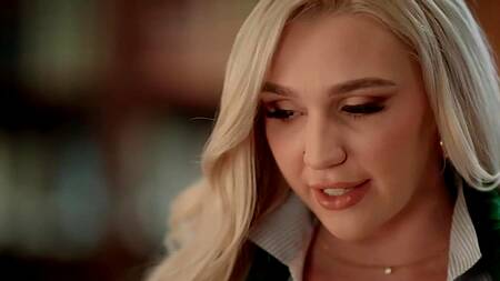 Секретарша признается - она хочет анала с черным боссом