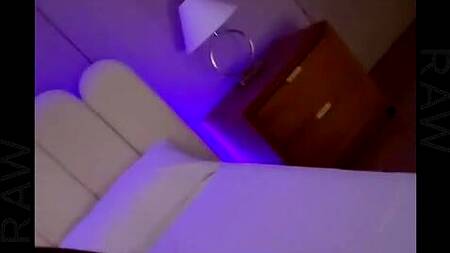 Худышке захотелось чего-то нового и она пошла с негром на свидание