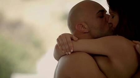 Так страстно трахнул красотку, что она захотела в жопу