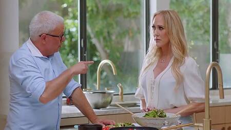 Секс с мужем надоел - попробовала с подругой и негром