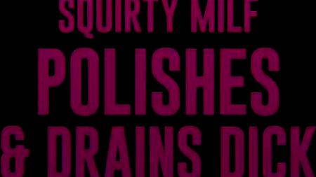 Мачеха дрочила во время уборки и соблазнила пасынка