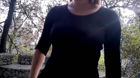 Пацан заснял на камеру как отодрал свою сучку в публичном месте