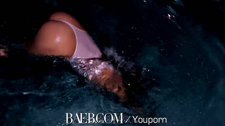 Сделал приятно девушке языком и членом