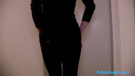 Агент запикапил на улице начинающею порно актрису