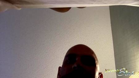 Кончил не вынимая члена из покрасневшего влагалища девки