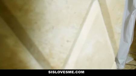 Кайфанул от глубоко минета блондинки