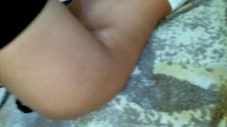 Рыжая краля струйно кончает перед вебкой от мощного вибратора