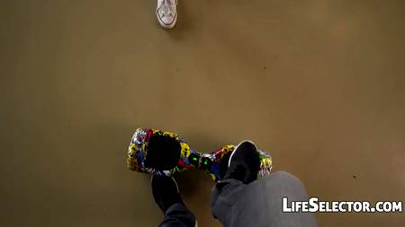 Утренний секс начался с возбуждающего массажа