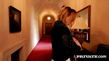 Мужик страстно вдул и кончил в мокрую вагину роскошной давалке