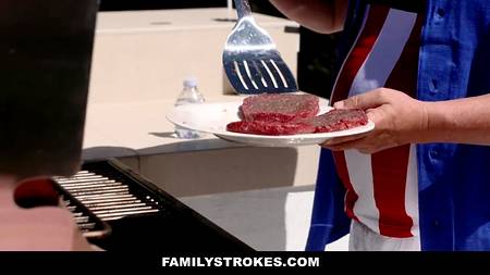 Оттраханные на природе сучки заслужили окончание им на лицо