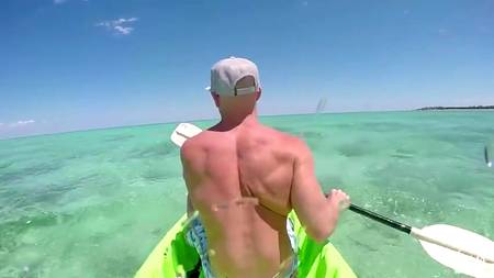 Johnny Sins ебет на курорте жопастую блонду с узенькой вагиной