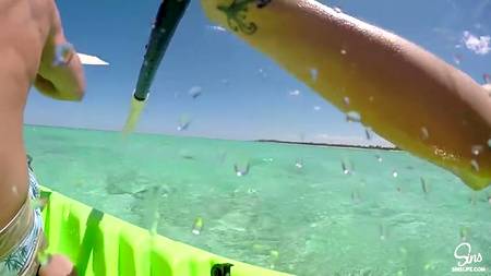 Johnny Sins ебет на курорте жопастую блонду с узенькой вагиной