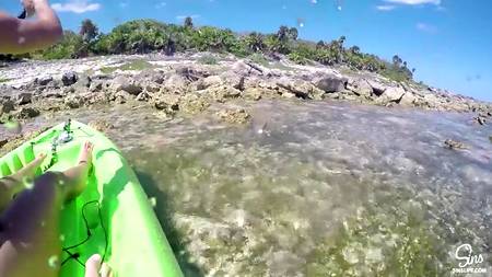 Johnny Sins ебет на курорте жопастую блонду с узенькой вагиной