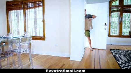 Рыжая девица проглотила камшот в завершении пылкой ебли