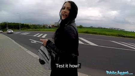 Заплатил за секс на улице с жопастой молодой давалкой