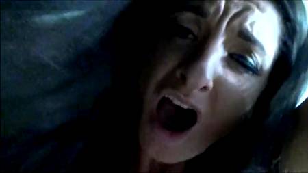 Сисястая женщина балдеет от проникновения в нее члена