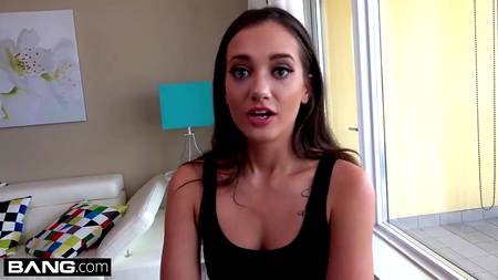 Фотомодель не смогла устоять перед толстым болтом фотографа