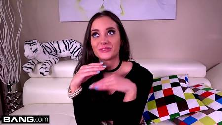 Фотомодель не смогла устоять перед толстым болтом фотографа