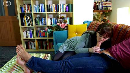 Муженек отодрал милфу с большой сракой в аматорской порнухе