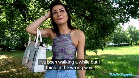 Жопастая девушка заработала пиздой прилично деньжат