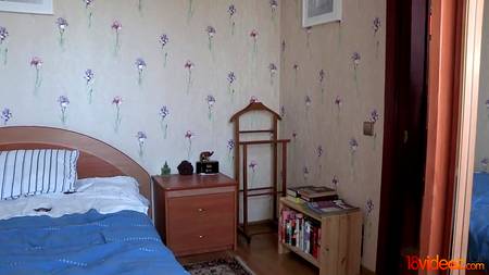 Парнишка раскрутил русскую подругу отдаться у него в квартире