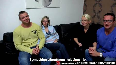 Молодой жеребец удовлетворяет сексуальные фантазии зрелой дамочки