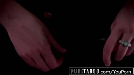 Лысый качок накачал влагалище спермой удовлетворенной сучке