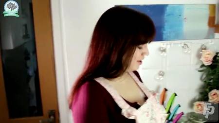 Муж трахнул свою женушку на кухне и кончил ей во внутрь