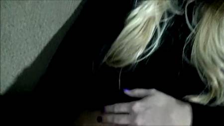 Пацан отпердолил блондинку в возрасте в качественном хоум порно