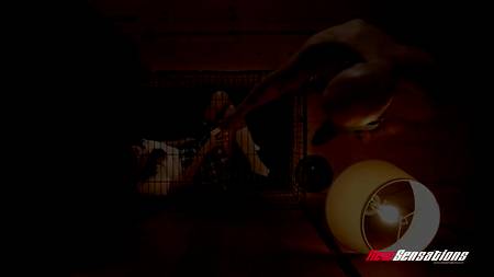 Мужчина пялит большим членом связанную молодуху с маленькой грудью