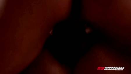 Мужчина пялит большим членом связанную молодуху с маленькой грудью